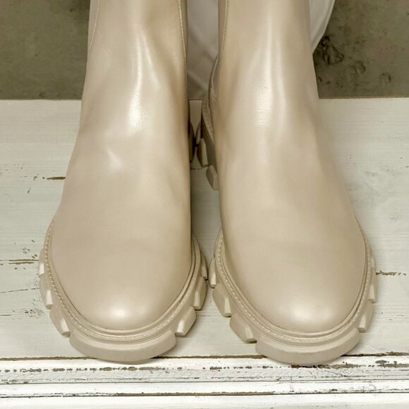 NWT Michael Kors Boots - Picture 5 of 9